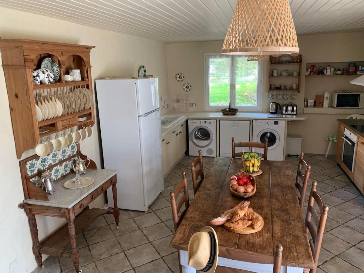 Country Villa For 19 Pool Cinema Football Pitch Verteillac Bagian luar foto