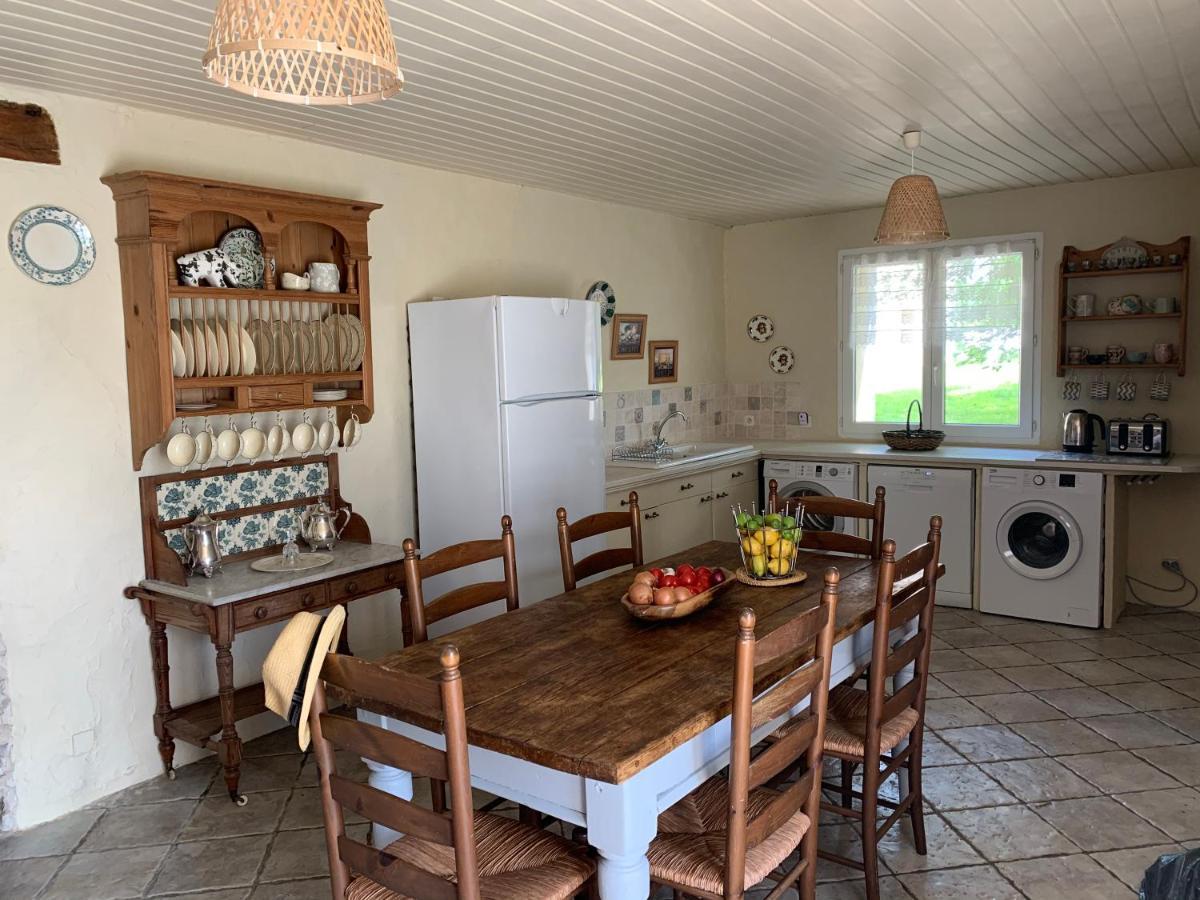 Country Villa For 19 Pool Cinema Football Pitch Verteillac Bagian luar foto