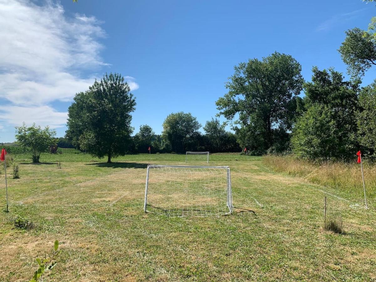 Country Villa For 19 Pool Cinema Football Pitch Verteillac Bagian luar foto