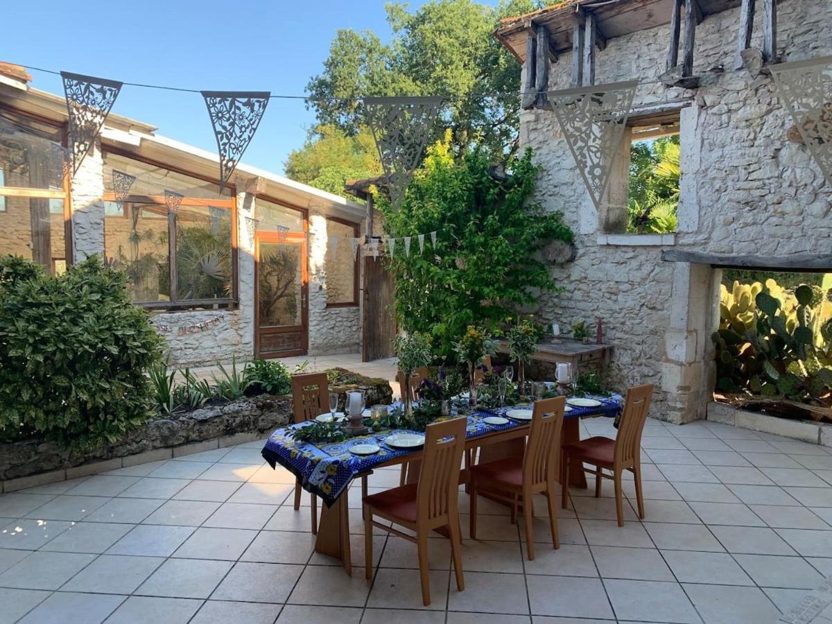 Country Villa For 19 Pool Cinema Football Pitch Verteillac Bagian luar foto