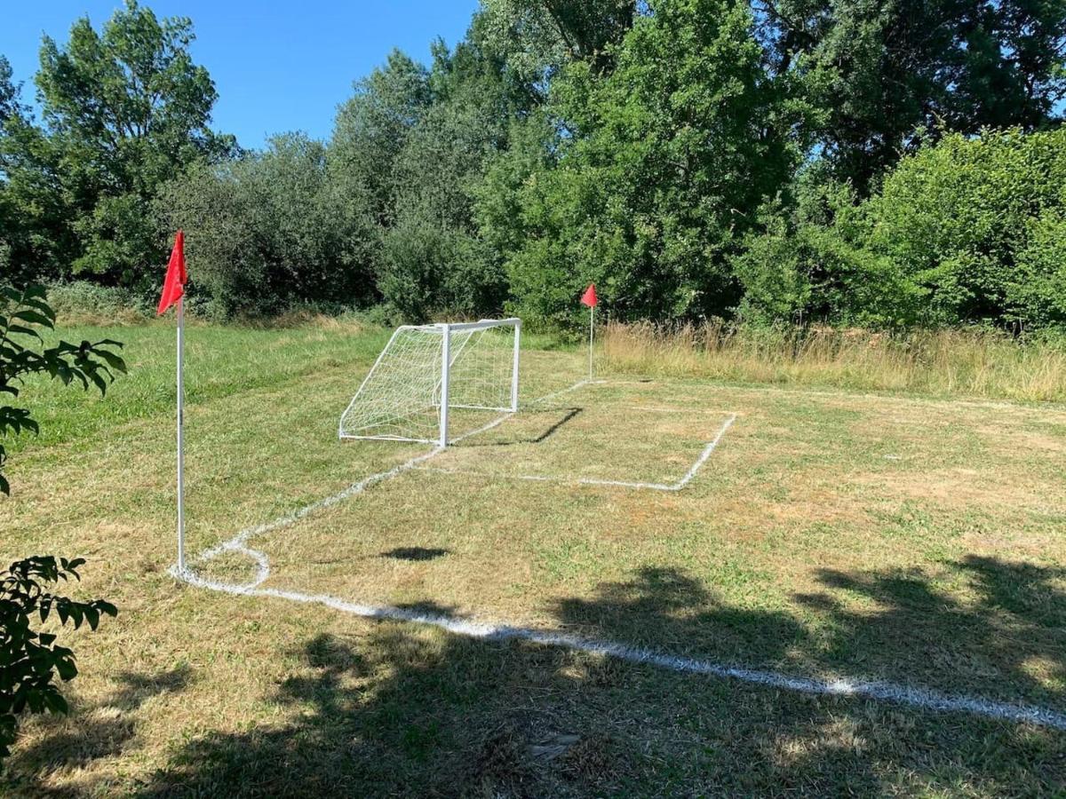 Country Villa For 19 Pool Cinema Football Pitch Verteillac Bagian luar foto