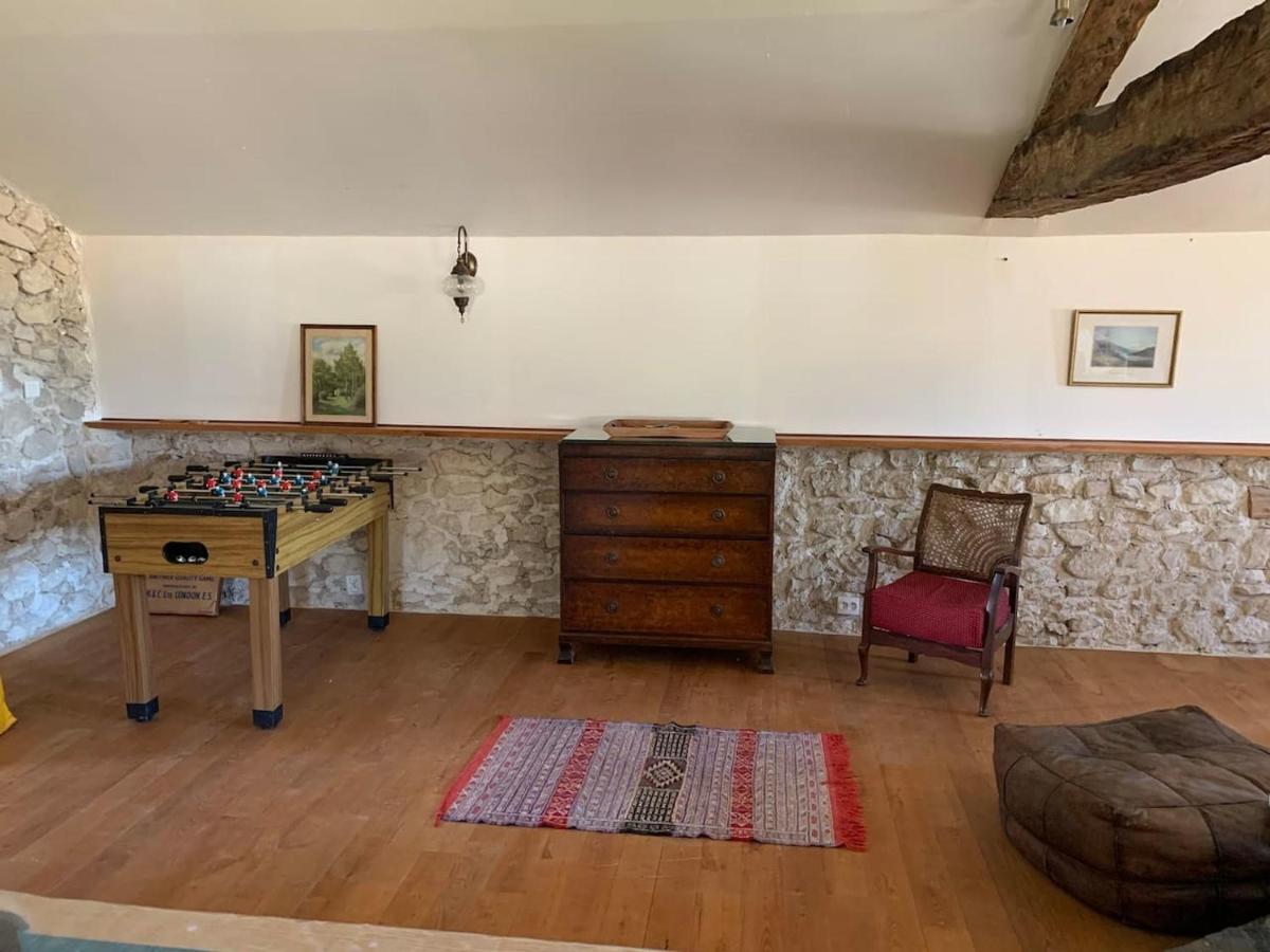 Country Villa For 19 Pool Cinema Football Pitch Verteillac Bagian luar foto